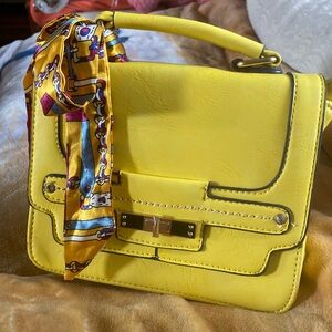 Cute cross body bag, brand new !!! Perfect for a night out!!